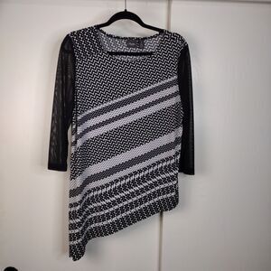 Chicos Travelers Sz 2/L Black White Tunic Top Slinky Asymmetrical Hem Lagenlook